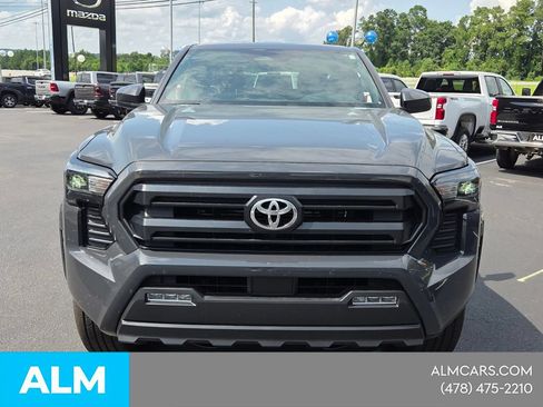 Used 2025 Toyota Tacoma SR5 AWD/4WD image 2