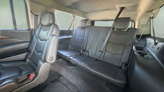 Used 2020 Cadillac Escalade ESV Premium Luxury w/ Escalade Sport Edition AWD/4WD image 16