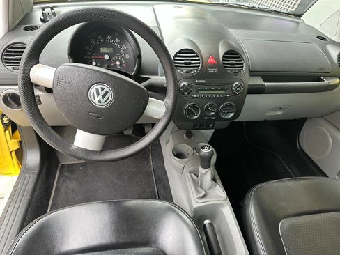 Used 2005 Volkswagen Beetle GL image 14
