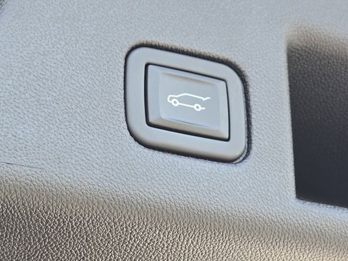 Certified 2023 Chevrolet Equinox RS w/ RS Leather Package FWD image 15