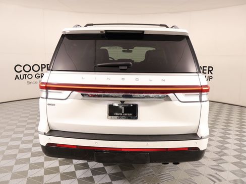 Used 2024 Lincoln Navigator Reserve AWD/4WD image 24