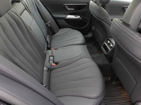 New 2026 Mercedes-Benz E 350 4MATIC Sedan image 19