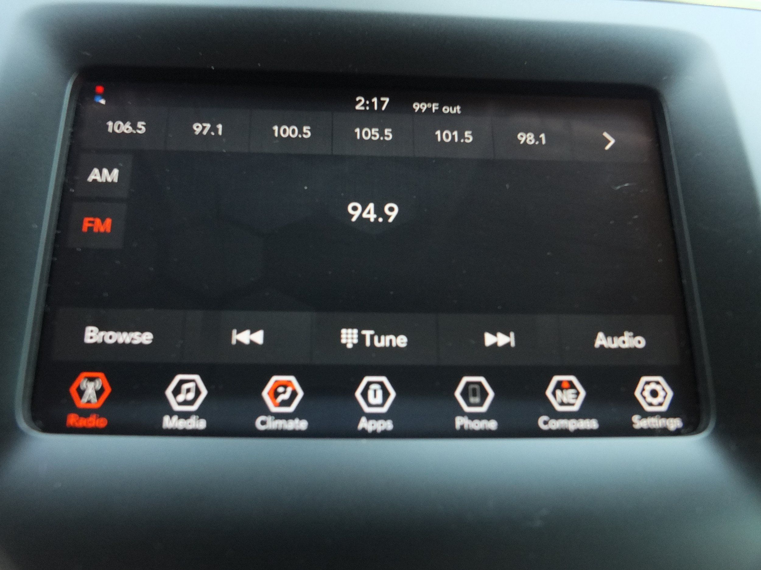 Used 2019 Jeep Cherokee Latitude w/ Popular Appearance Group FWD image 26