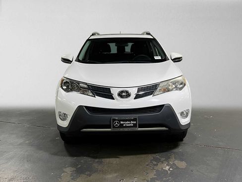 Used 2013 Toyota RAV4 XLE AWD/4WD image 8