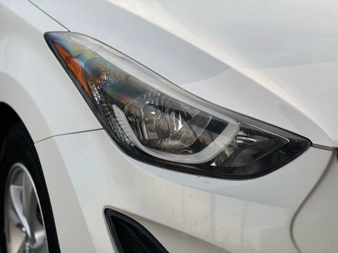 Used 2015 Hyundai Elantra SE image 10