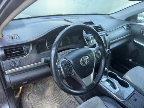 Used 2013 Toyota Camry SE w/ Leather Pkg FWD image 7