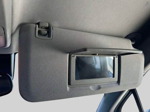 Used 2022 Chevrolet Trax LT w/ LT Convenience Package image 36