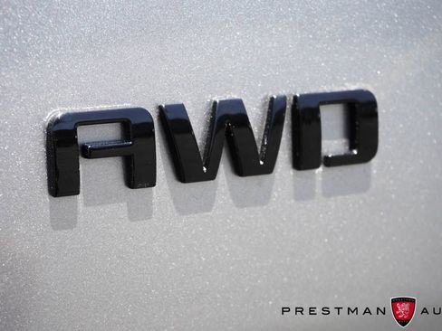Used 2023 Chevrolet Traverse RS AWD/4WD image 8