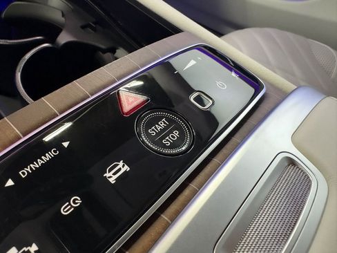 Used 2022 Mercedes-Benz EQS 580 580 image 17