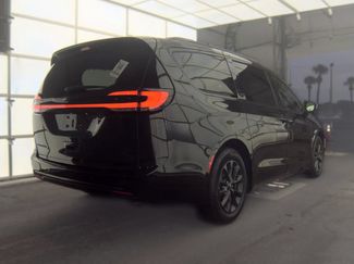 Used 2021 Chrysler Pacifica Touring-L w/ S Appearance Package FWD video 2