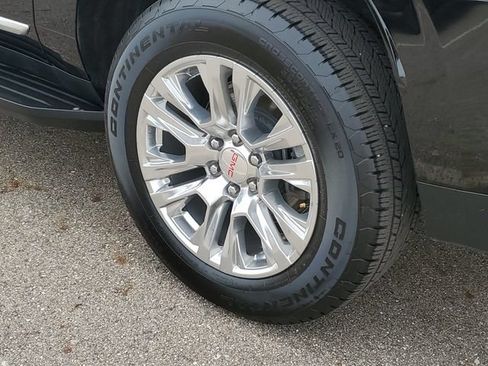 Used 2024 GMC Yukon XL Denali AWD/4WD image 35