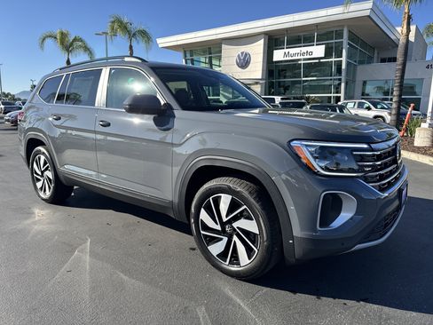 New 2026 Volkswagen Atlas SE image 2