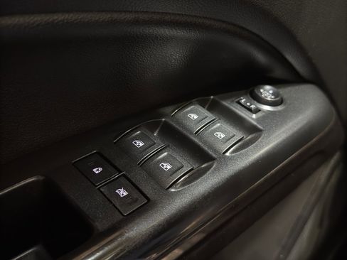 Used 2018 GMC Canyon SLE w/ Nightfall Edition image 32