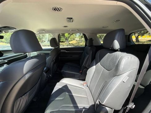 Used 2025 Hyundai Palisade SEL AWD/4WD image 16