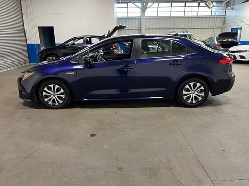 Used 2021 Toyota Corolla LE FWD image 6
