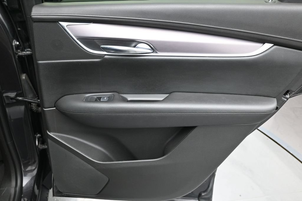 Used 2017 Cadillac XT5 Luxury w/ Driver Awareness Package FWD image 26