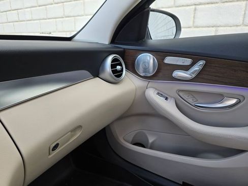 Used 2021 Mercedes-Benz C 300 4MATIC Sedan image 24