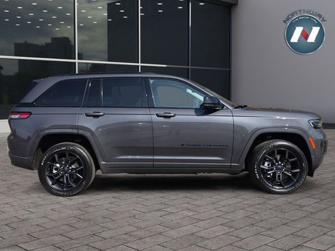 Used 2024 Jeep Grand Cherokee Limited 4xe image 6