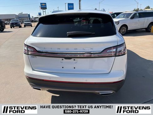 Used 2021 Lincoln Nautilus Reserve image 5