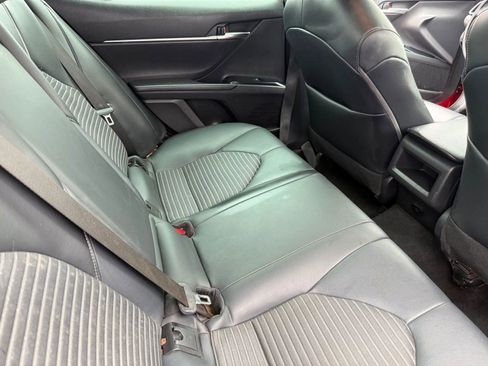 Used 2020 Toyota Camry SE w/ Convenience Package FWD image 13
