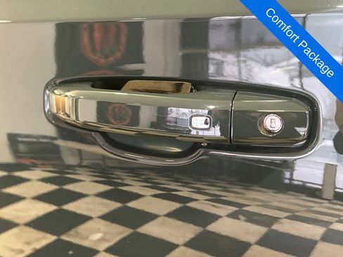 Used 2025 Chevrolet Tahoe Z71 w/ Comfort Package image 10