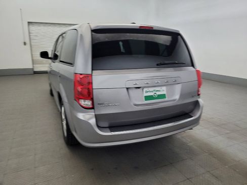 Used 2018 Dodge Grand Caravan SE w/ UConnect Hands-Free Group FWD image 6