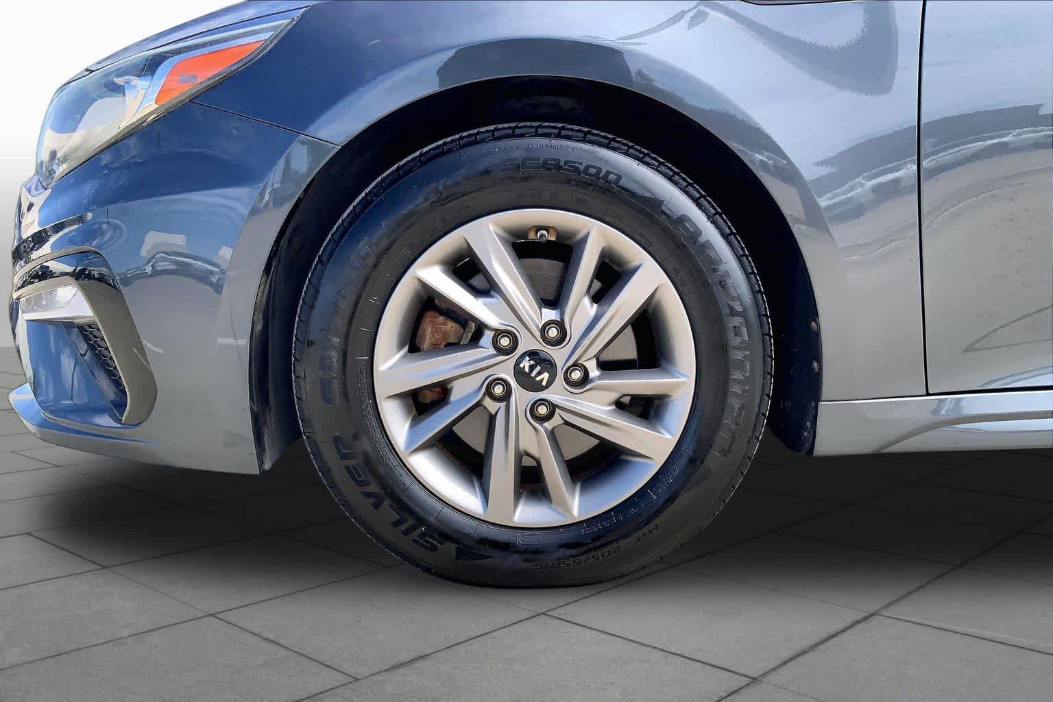 Used 2020 Kia Optima LX FWD image 11