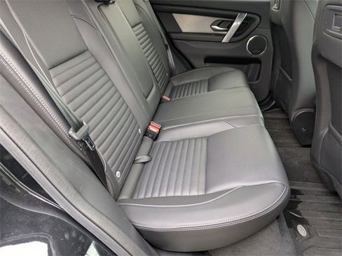 Used 2025 Land Rover Discovery Sport Dynamic SE image 17