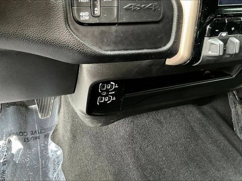 Used 2024 RAM 2500 Laramie AWD/4WD image 19