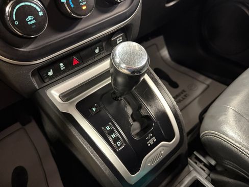 Used 2016 Jeep Compass Latitude AWD/4WD image 29
