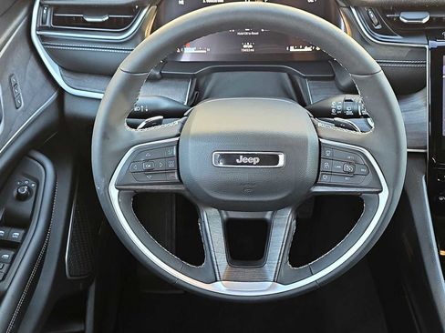 Certified 2024 Jeep Grand Cherokee L Limited w/ Black Appearance Package image 19