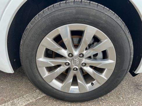 Used 2017 Buick Envision Essence image 25