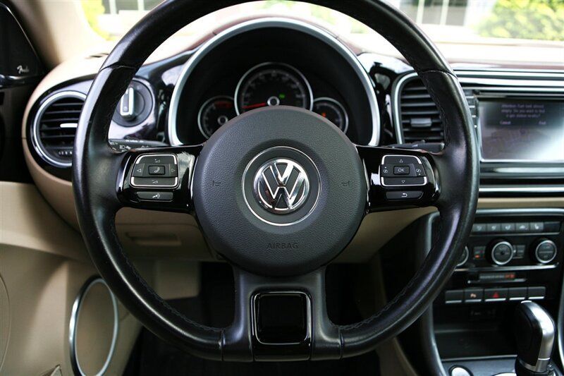 Used 2019 Volkswagen Beetle 2.0T SE w/ SE Premium Package FWD image 17