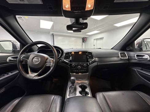 Used 2019 Jeep Grand Cherokee Limited AWD/4WD image 10