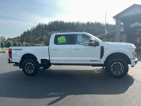 Used 2023 Ford F350 Lariat w/ Lariat Ultimate Package AWD/4WD image 2