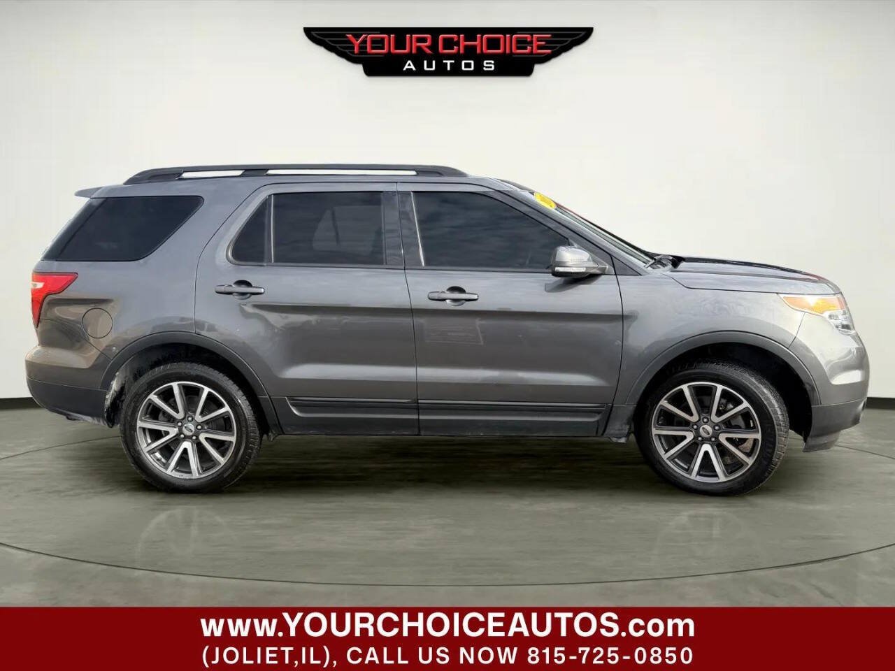 Used 2015 Ford Explorer XLT w/ Equipment Group 202A AWD/4WD image 9