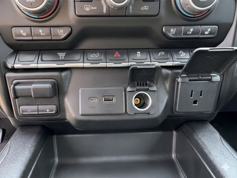Used 2021 Chevrolet Silverado 2500 LTZ w/ LTZ Convenience Package AWD/4WD image 14