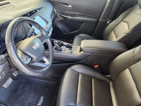 Used 2022 Cadillac XT4 Sport w/ Enhanced Visibility Package image 10