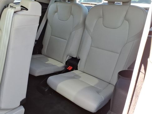 Used 2024 Volvo XC90 T8 Plus w/ Protection Package Premier AWD/4WD image 12
