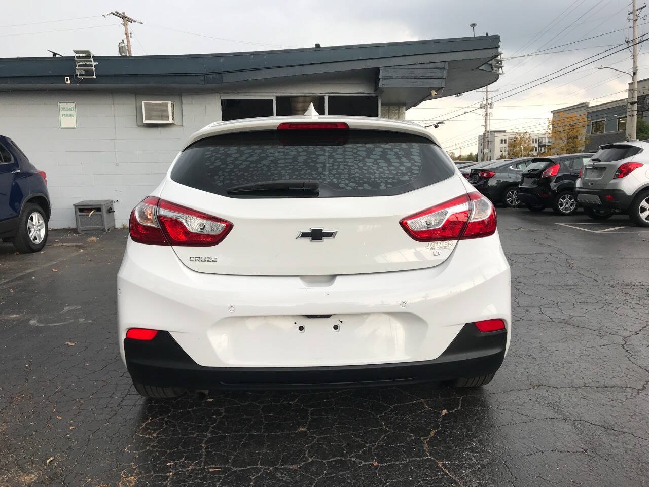 Used 2018 Chevrolet Cruze LT w/ Convenience Package FWD image 6