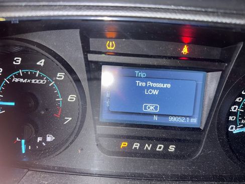 Used 2018 Ford Taurus SE image 9