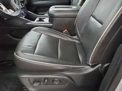 Used 2021 Chevrolet Tahoe Premier w/ Premium Package image 13