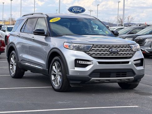 Used 2022 Ford Explorer Limited w/ Equipment Group 301A image 2