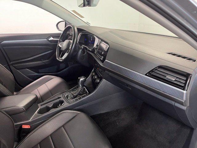 Used 2024 Volkswagen Jetta SE FWD image 11