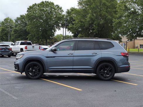 Used 2023 Volkswagen Atlas SEL R-Line AWD/4WD image 2