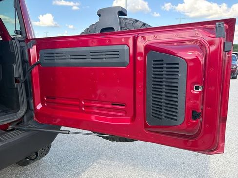 Used 2025 Ford Bronco Badlands AWD/4WD image 39