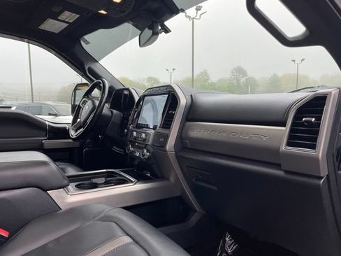 Used 2022 Ford F350 Platinum w/ Tremor Off-Road Package AWD/4WD image 30