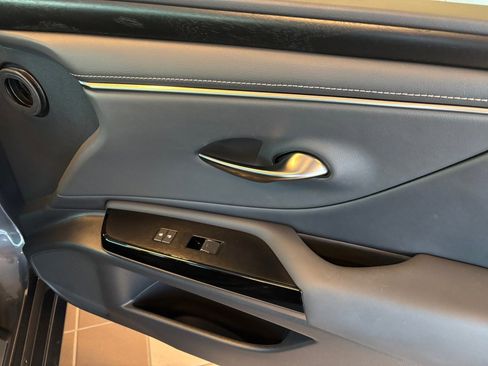 Used 2023 Lexus ES 350 w/ Premium Package image 35