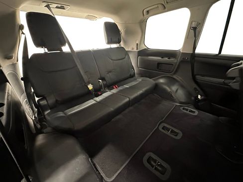 Used 2011 Lexus LX 570 4WD image 18