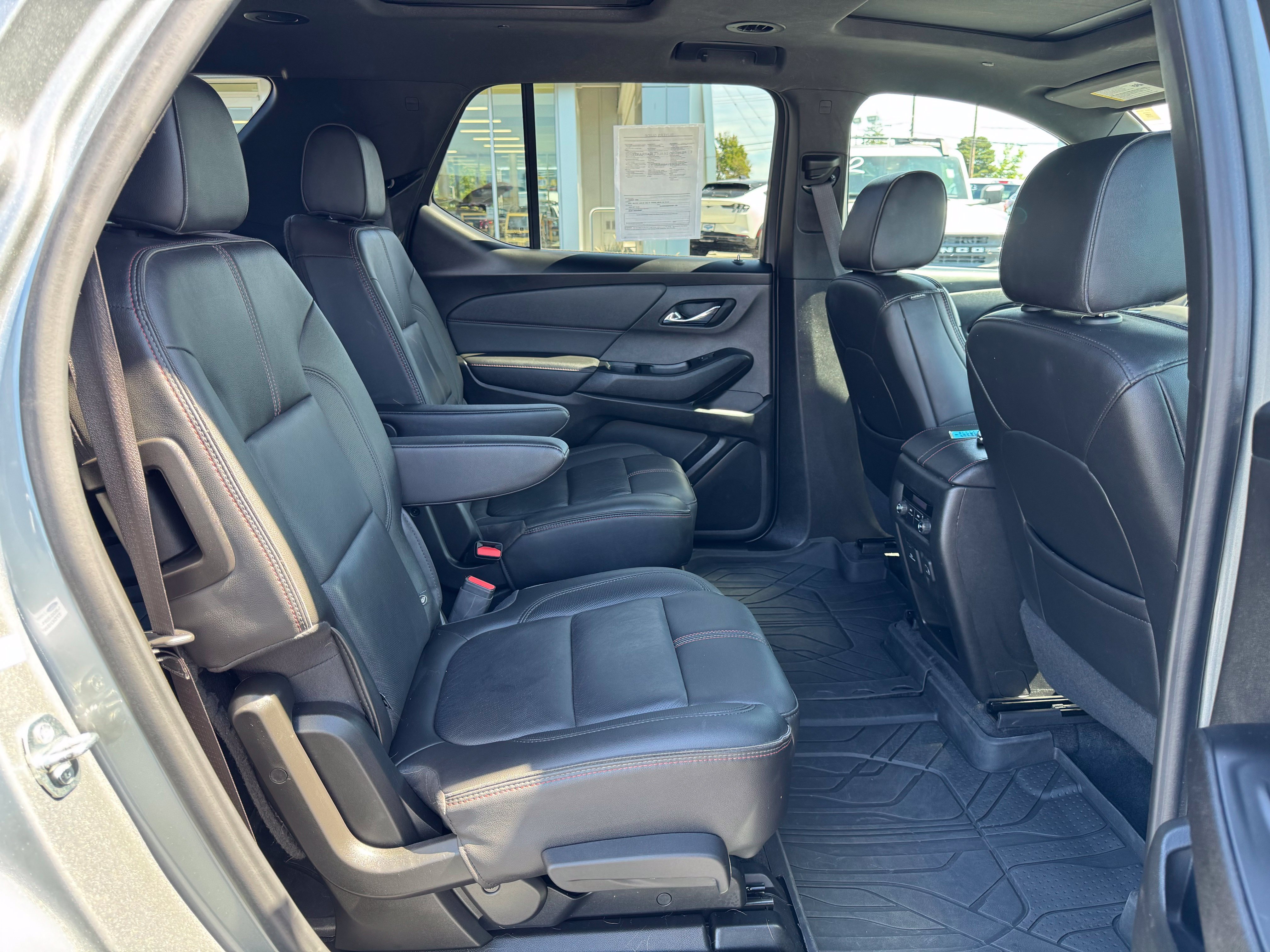 Used 2023 Chevrolet Traverse RS w/ LPO, Cargo Package AWD/4WD image 29